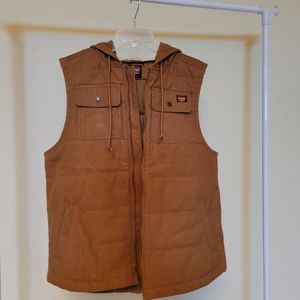 Wrangler cut off jacket. Size L tan